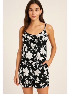 White House Black Market Black White Floral Ruffle Romper Size 6